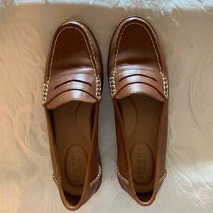 Sperry cognac brown leather loafers NWT.Seaport